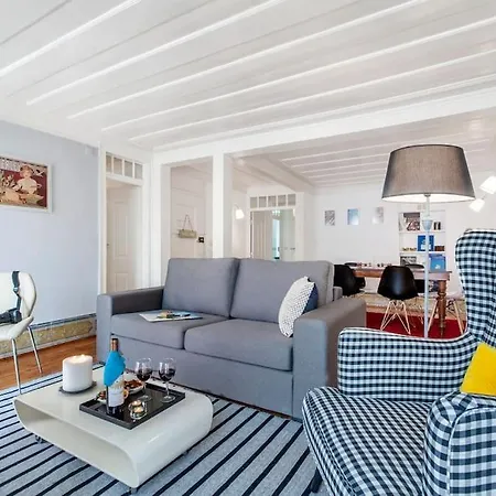 Charming 2 Bedroom Avenida Da Liberdade Appartamento Lisbona