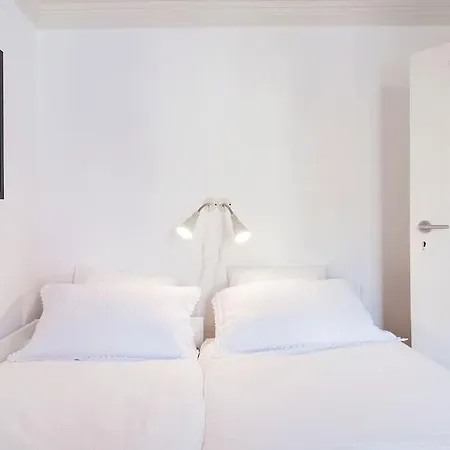 Charming 2 Bedroom Avenida Da Liberdade Apartment Lisbon