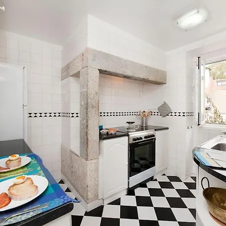 Charming 2 Bedroom Avenida Da Liberdade * ליסבון