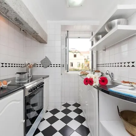 Charming 2 Bedroom Avenida Da Liberdade * ליסבון